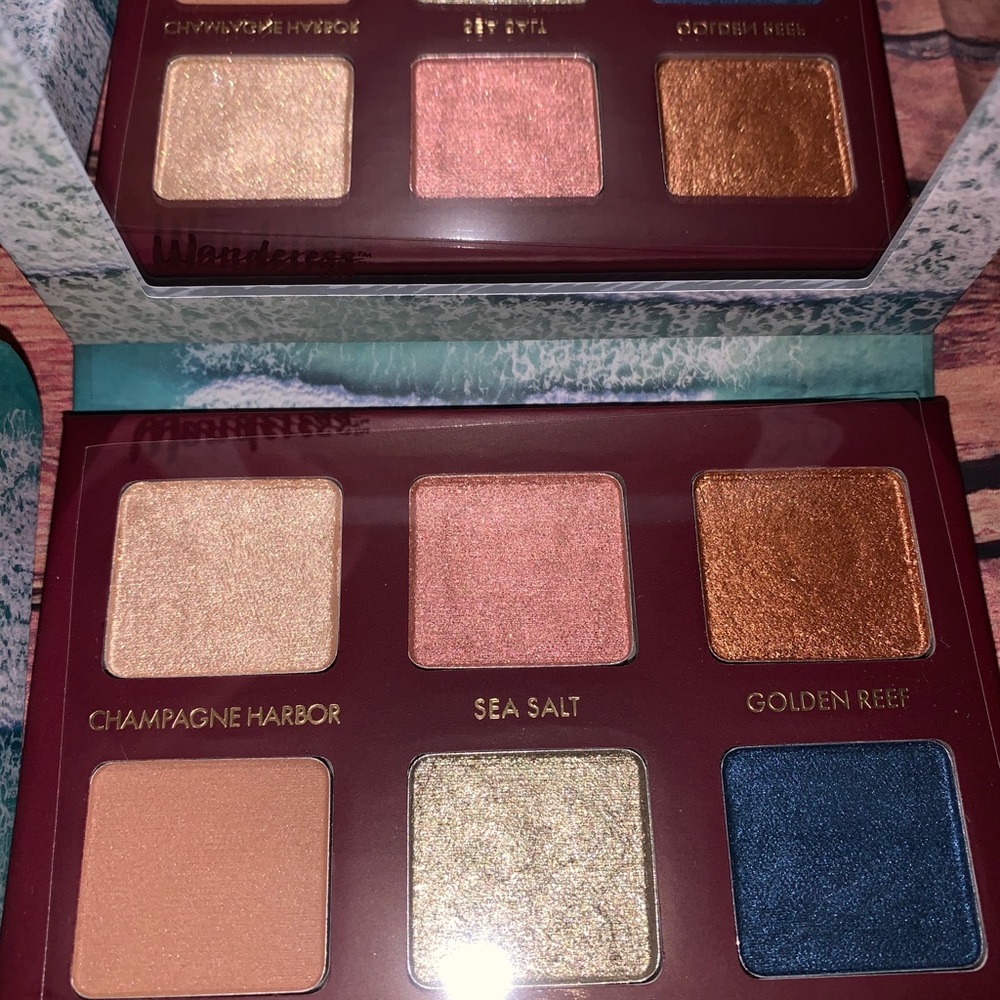 Eyeshadow palette